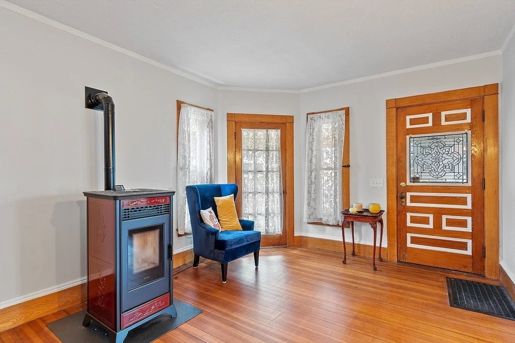 Photo of 82 Washington St