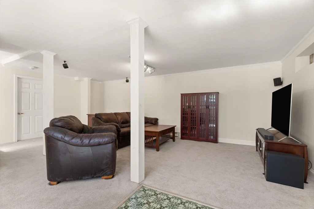 Photo of 552 Hudson Rd.