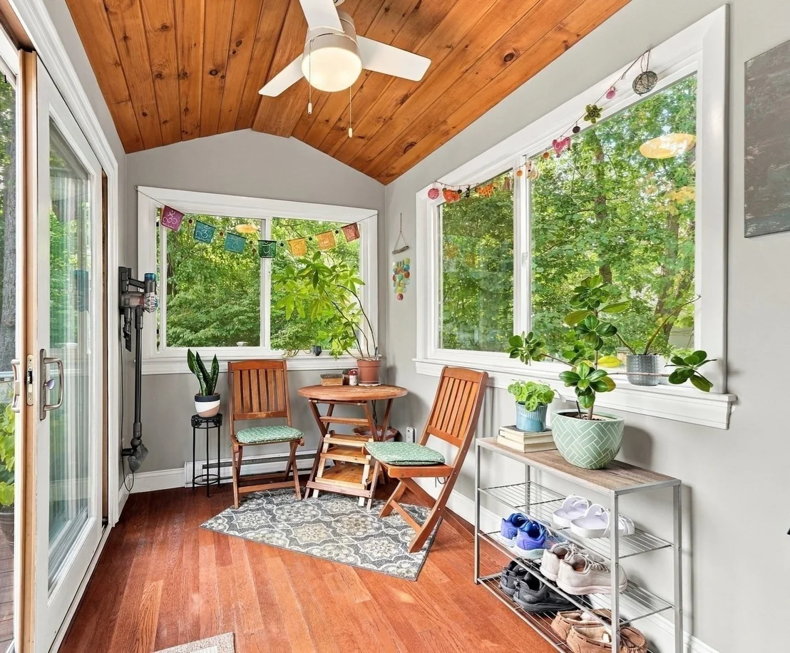 Photo of 54 Joclyn Ave