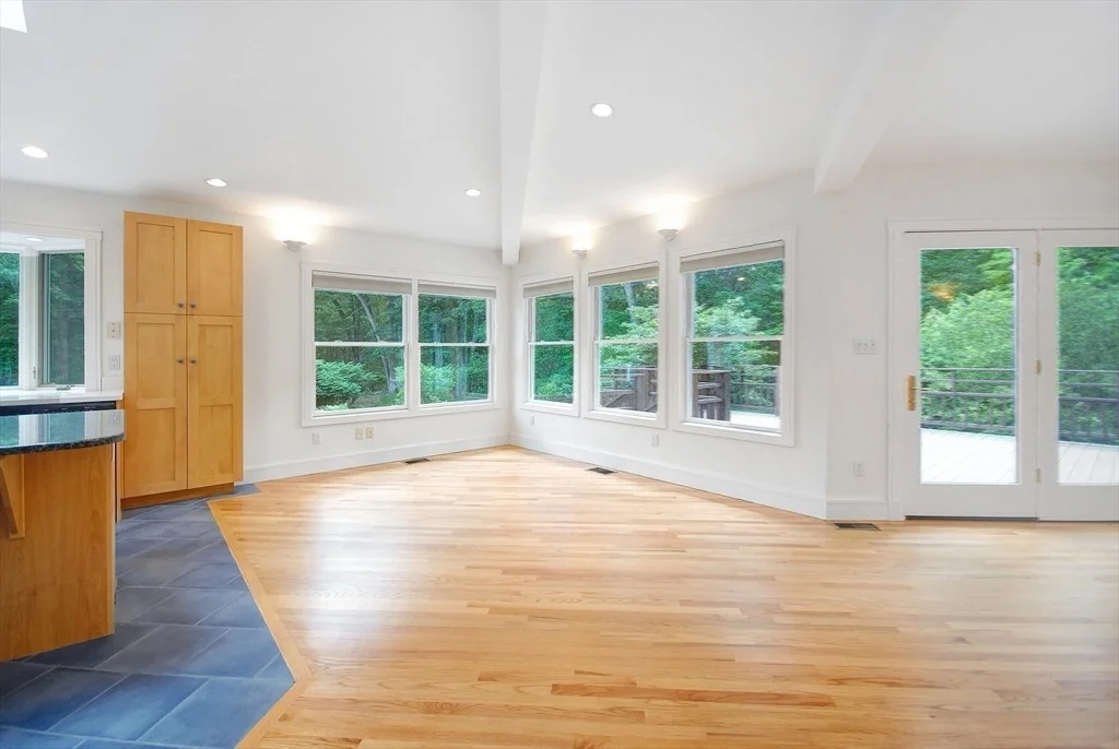 Photo of 297 Laws Brook Rd