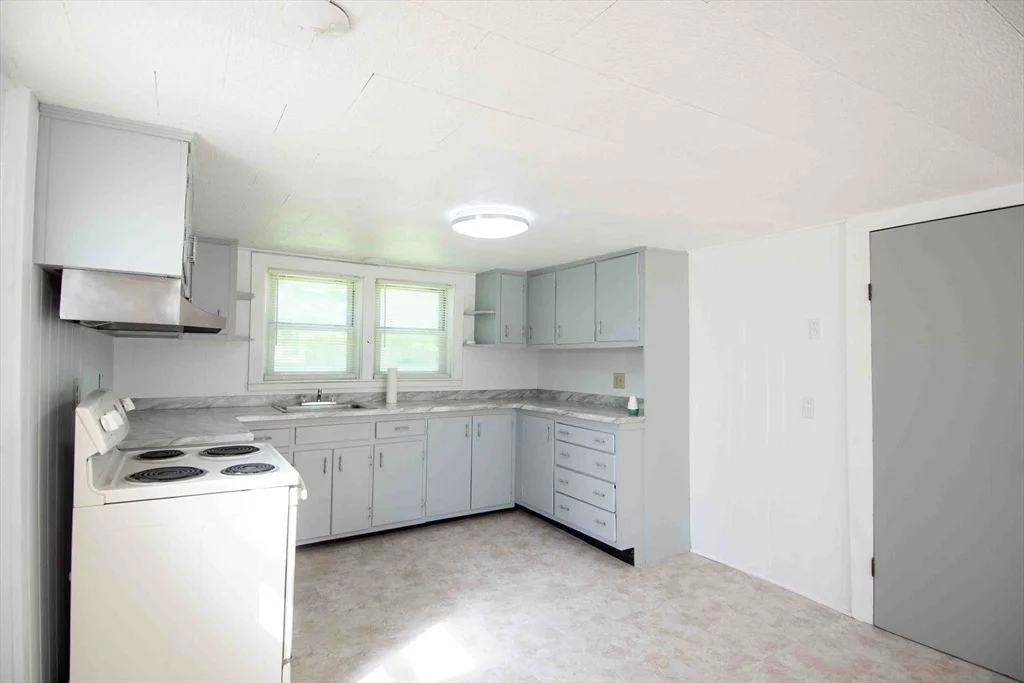 Photo of 75 Lyman Rd