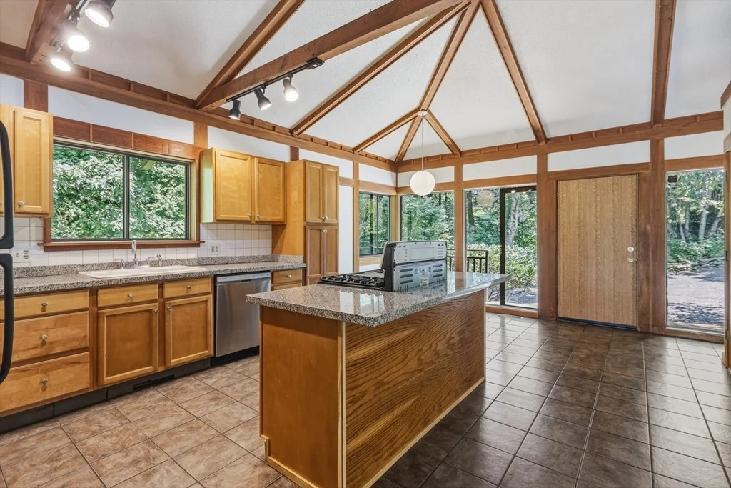 Photo of 5 Laurel Ridge Dr
