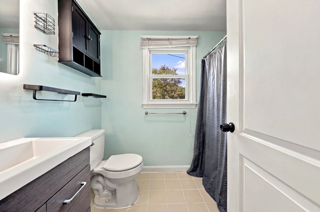 Photo of 6 Clifton Ave