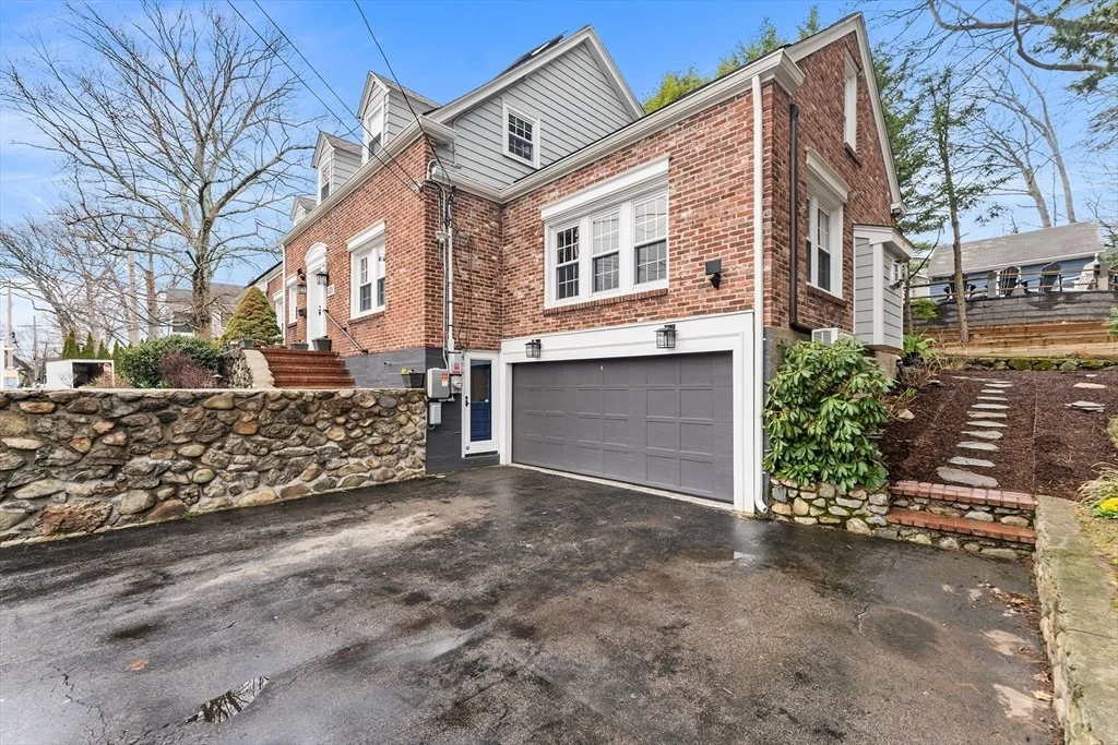 Photo of 535 Great Plain Ave