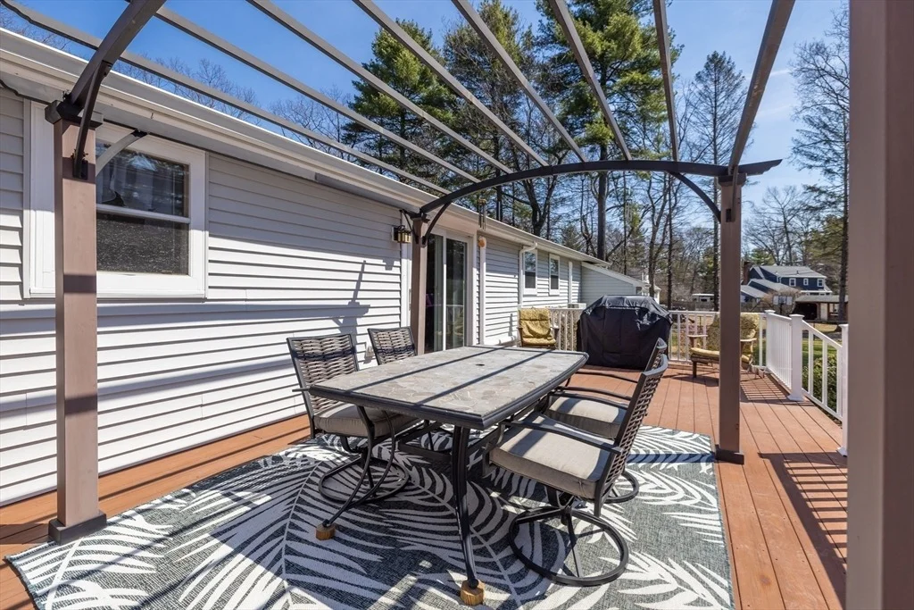 Photo of 47 Lakeview Ave