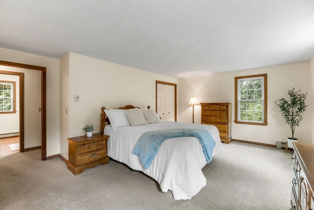 Photo of 4 Carver Dr