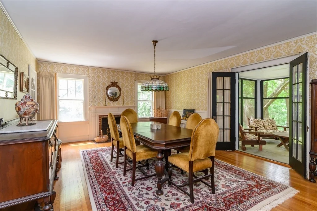 Photo of 355 High St