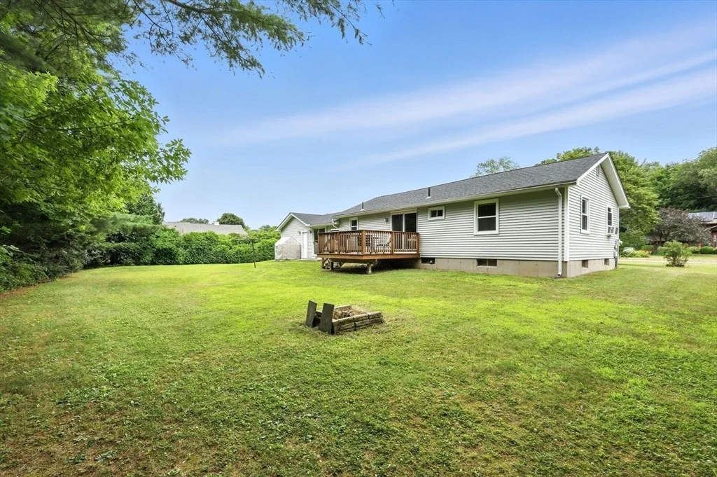 Photo of 6 Oakridge Cir