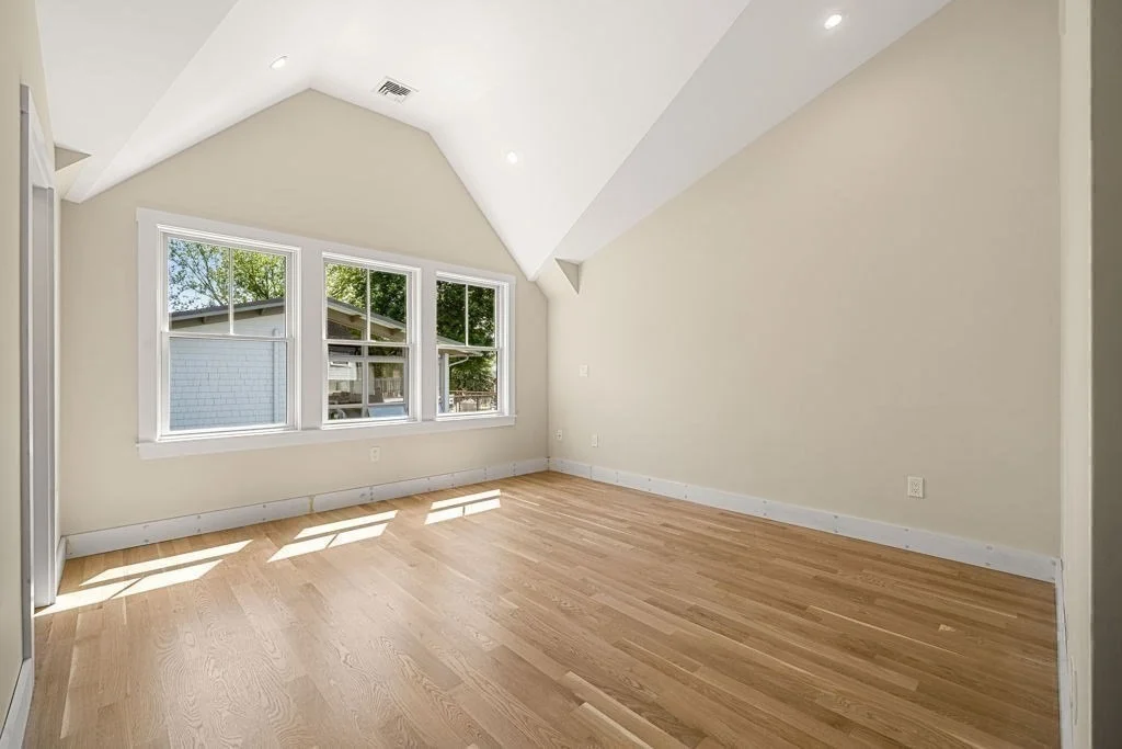 Photo of 10 Naugus Ave
