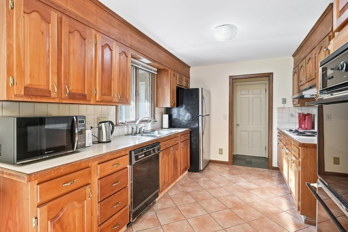 Photo of 185 Redfern Dr