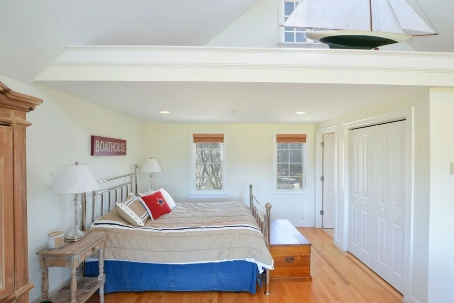 Photo of 125 Shore Dr W