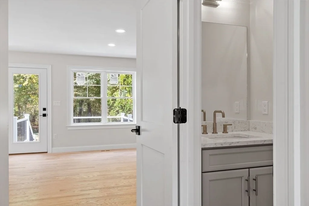 Photo of 96 Middlesex Ave