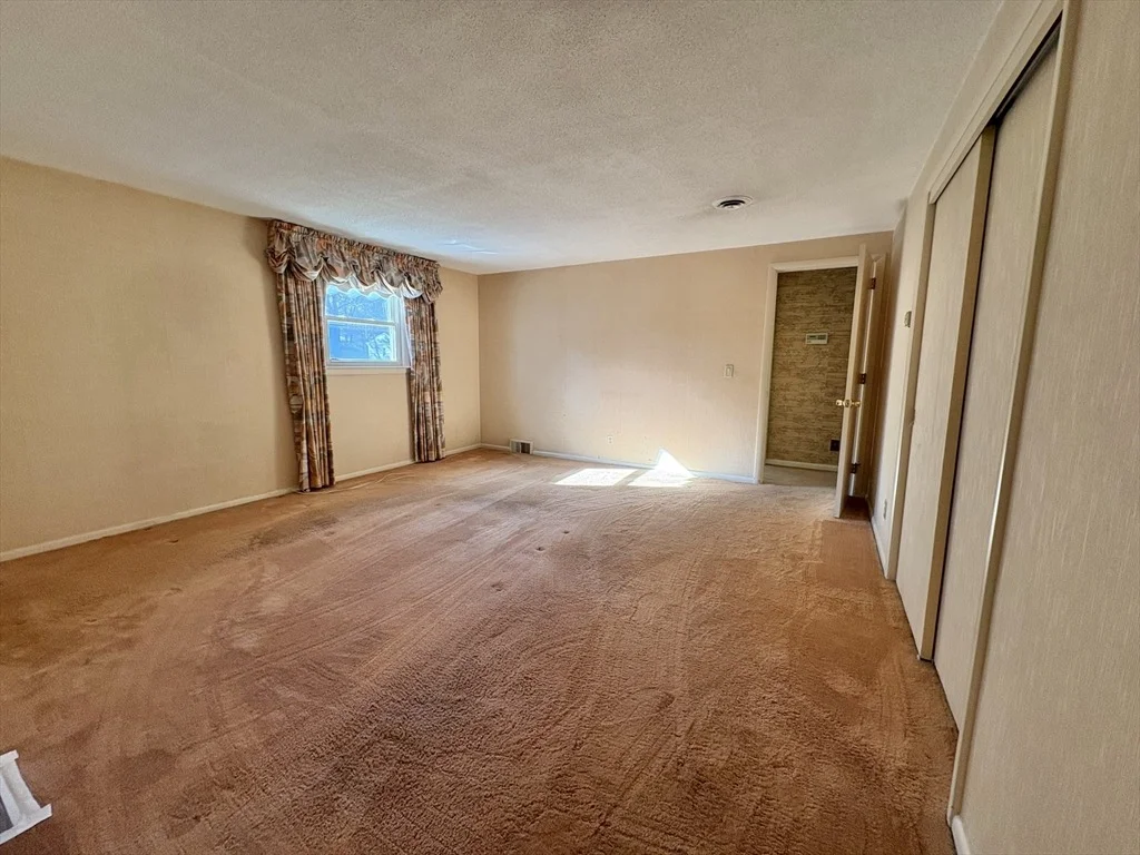 Photo of 121 West Meadowview Road