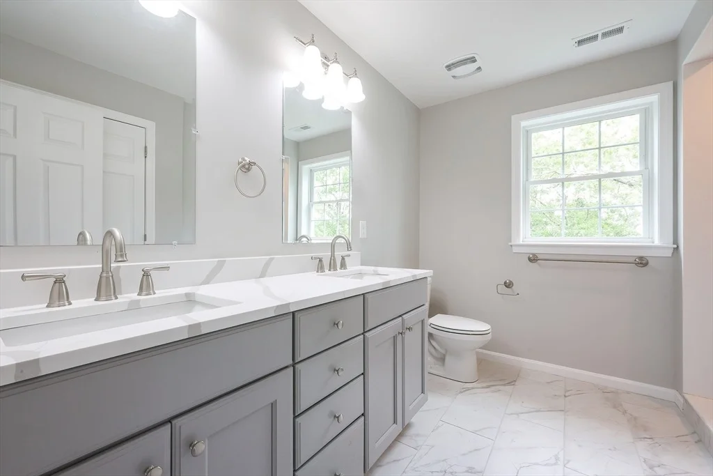 Photo of 12 Oriole Dr
