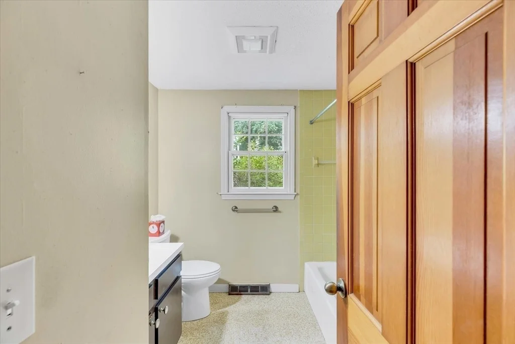 Photo of 804 Putnam Ave