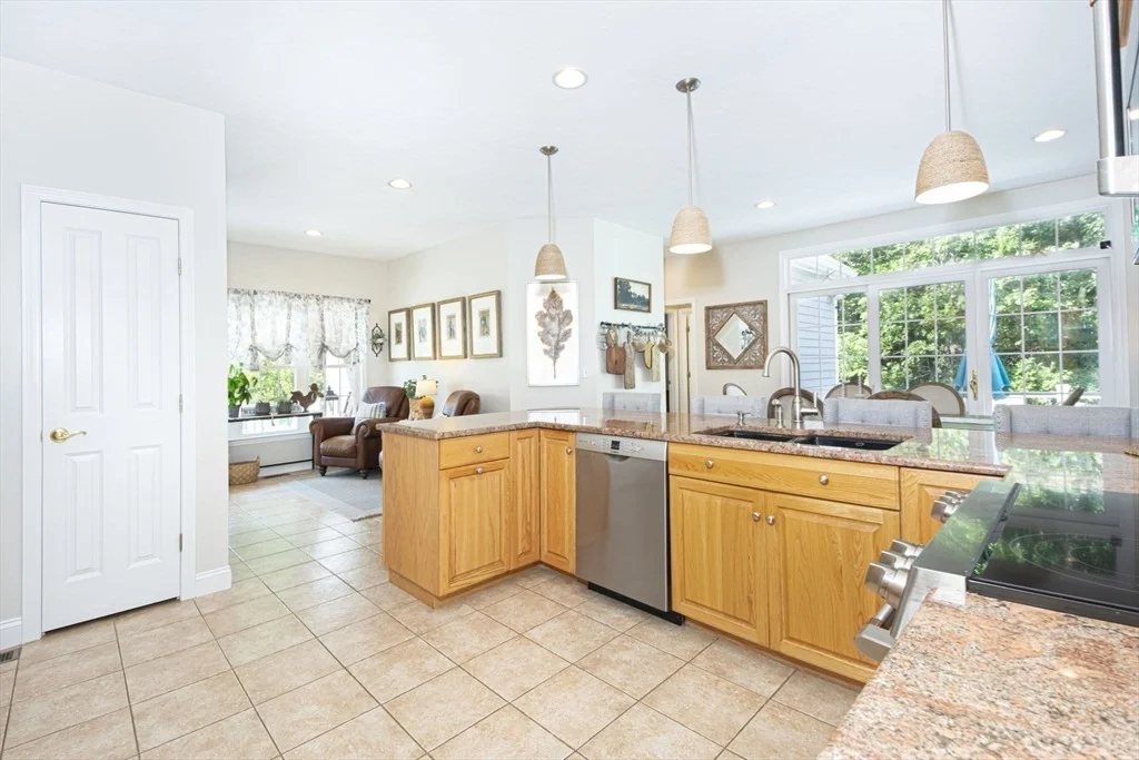 Photo of 258 Nicholas Dr