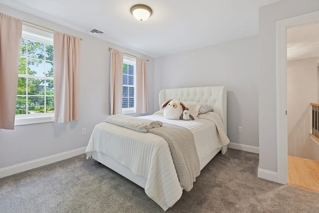 Photo of 74 King Philip Rd