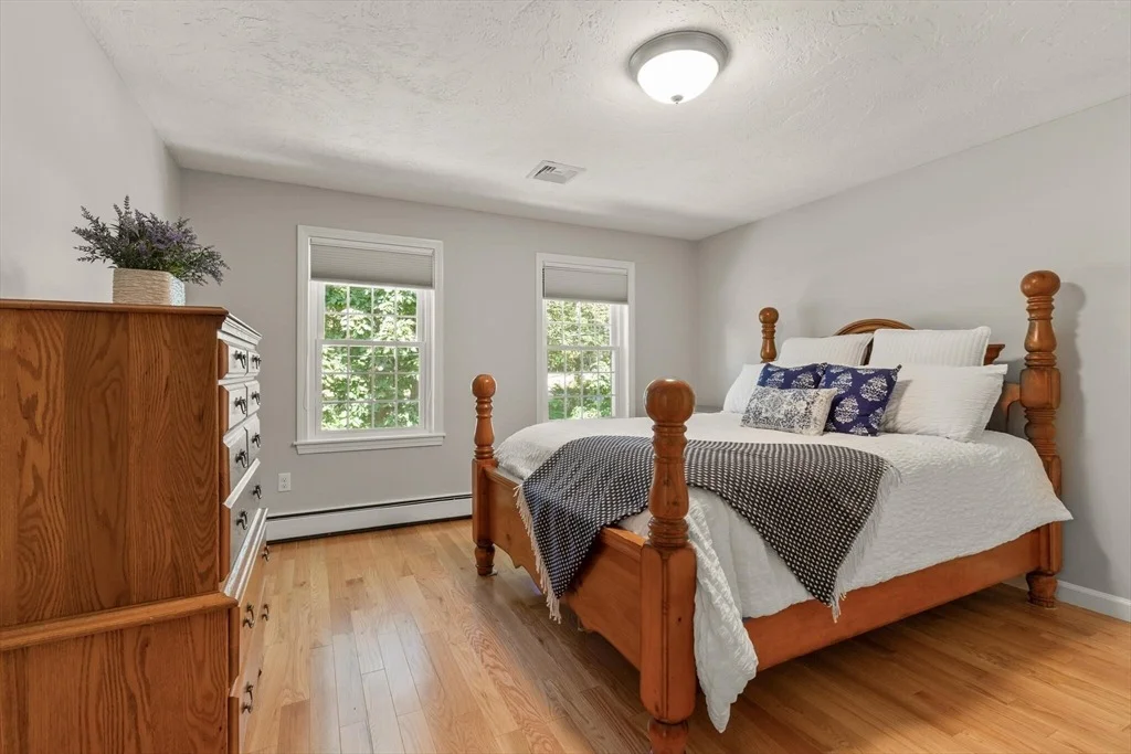Photo of 9 Bogastow Circle