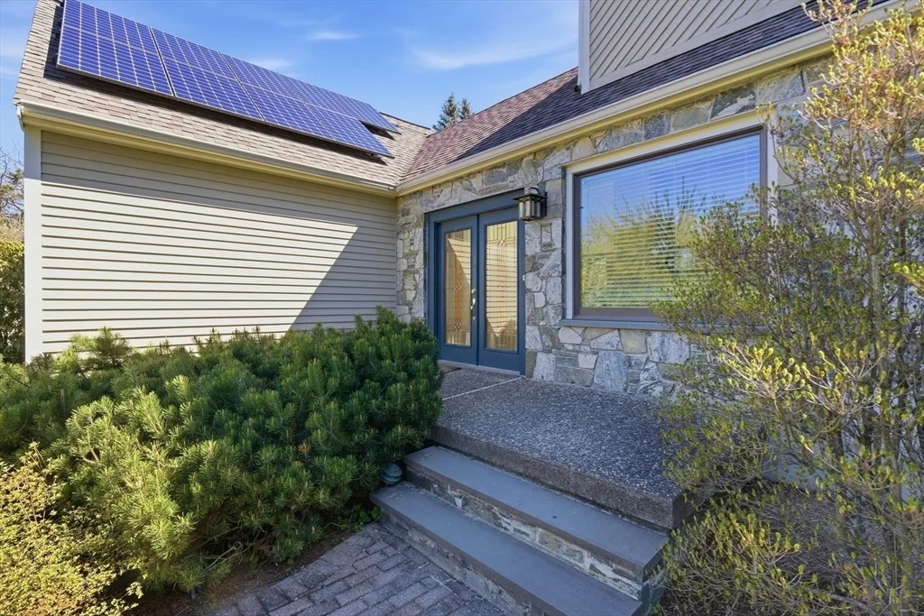 Photo of 641 Salem End Road