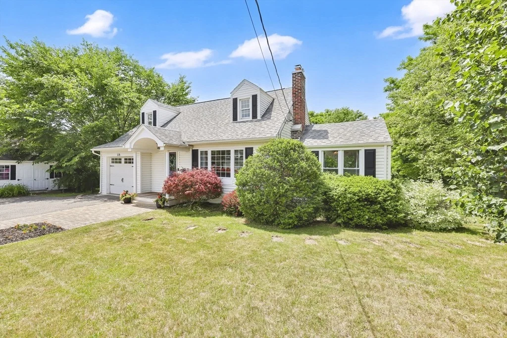 Photo of 378 Roosevelt Ave