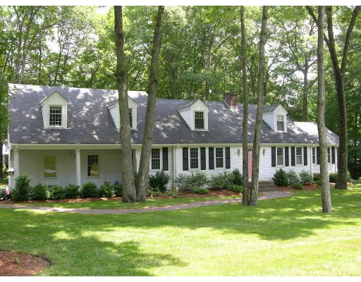 Photo of 25 Meadowbrook Ln