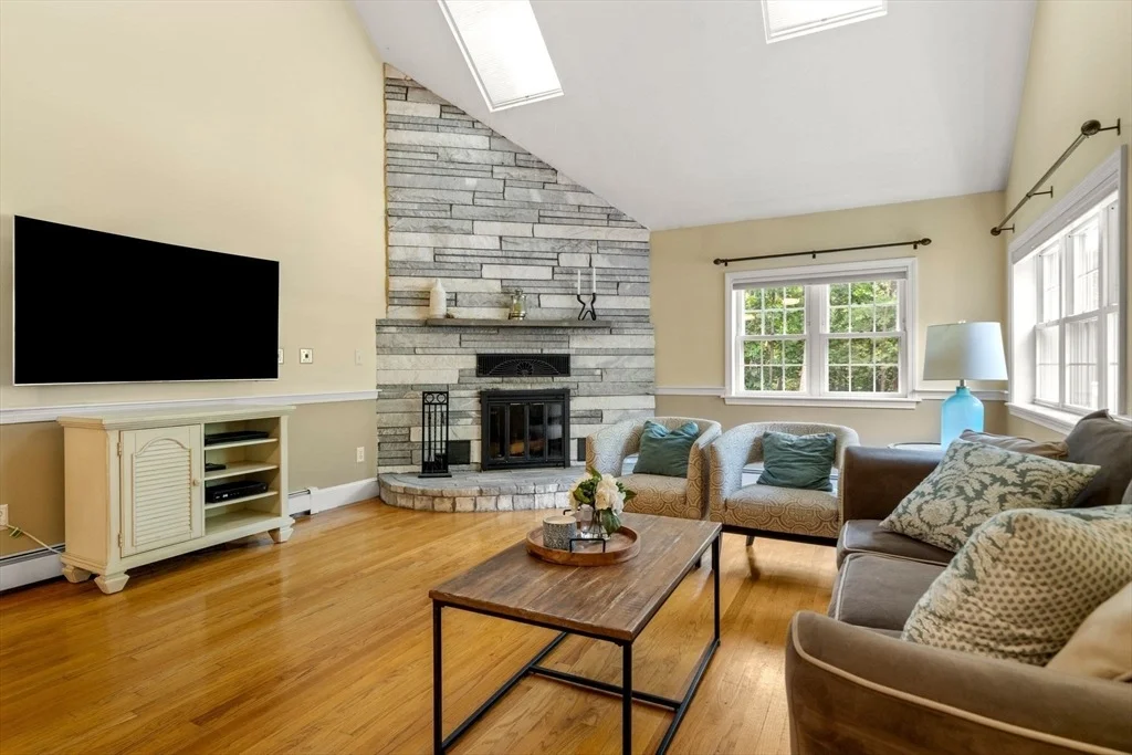 Photo of 359 Holly Rd