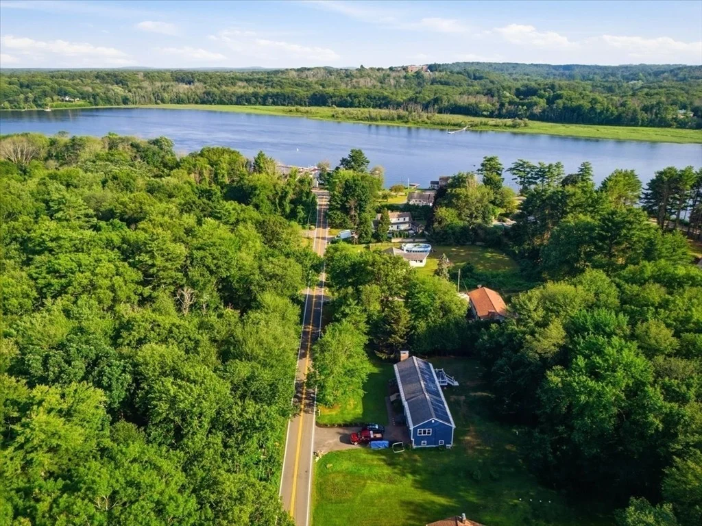 Photo of 10 Buttonwood Rd