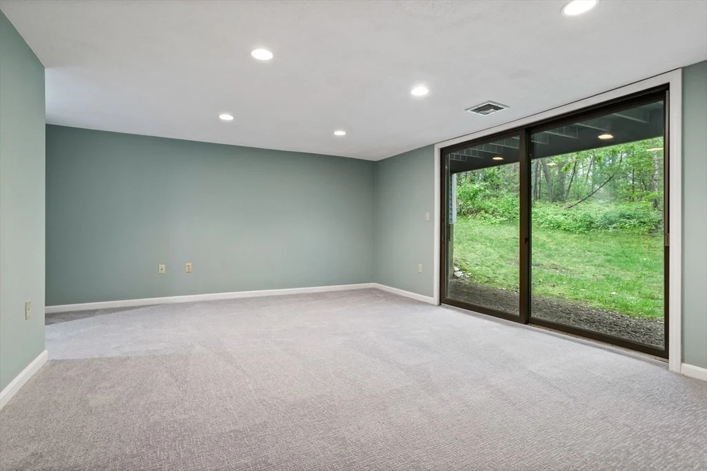 Photo of Unit 1 at 16 Deer Path