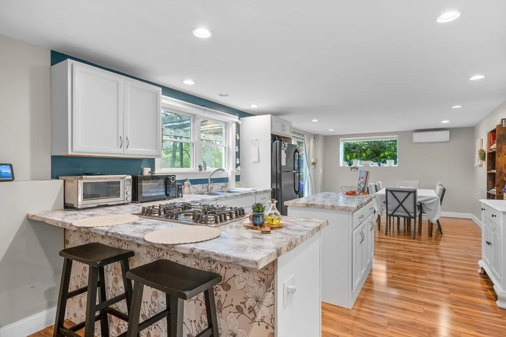 Photo of 35 Bayshore Dr