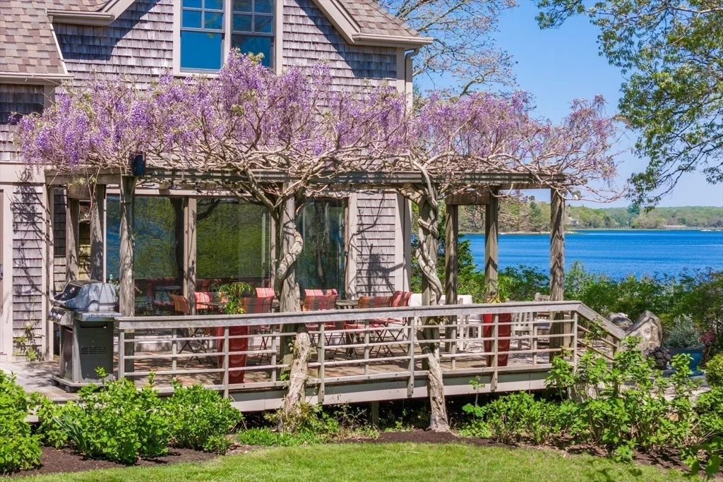Photo of 246 River Road