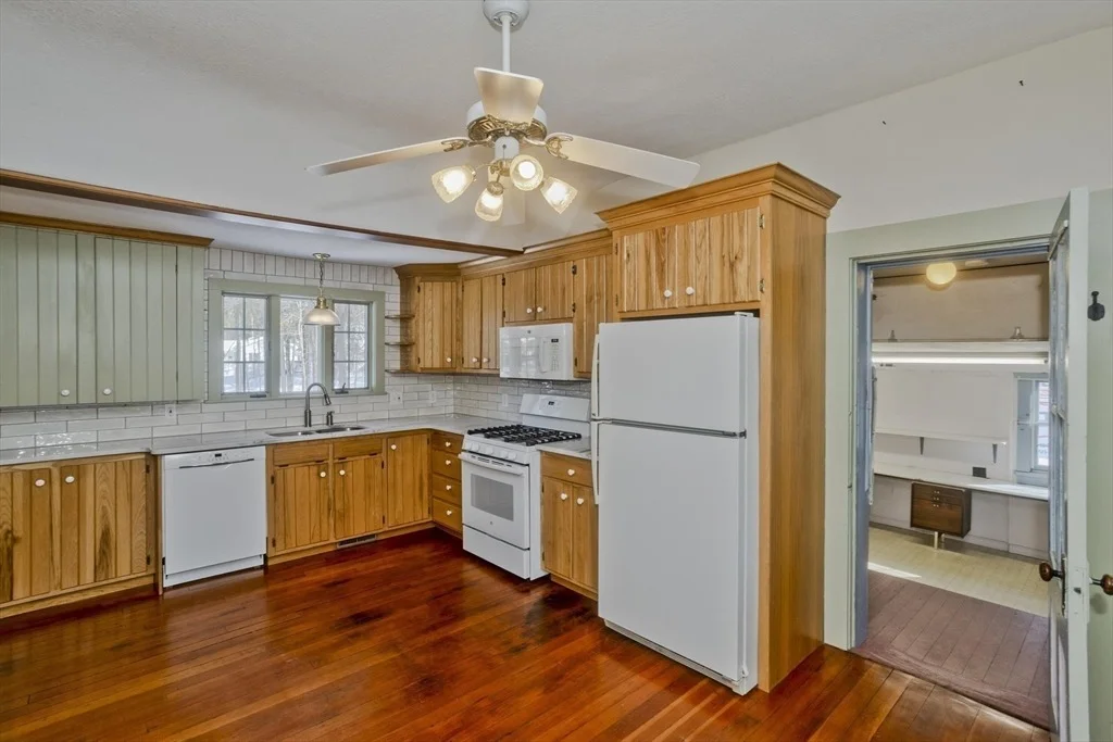 Photo of 172 Main St