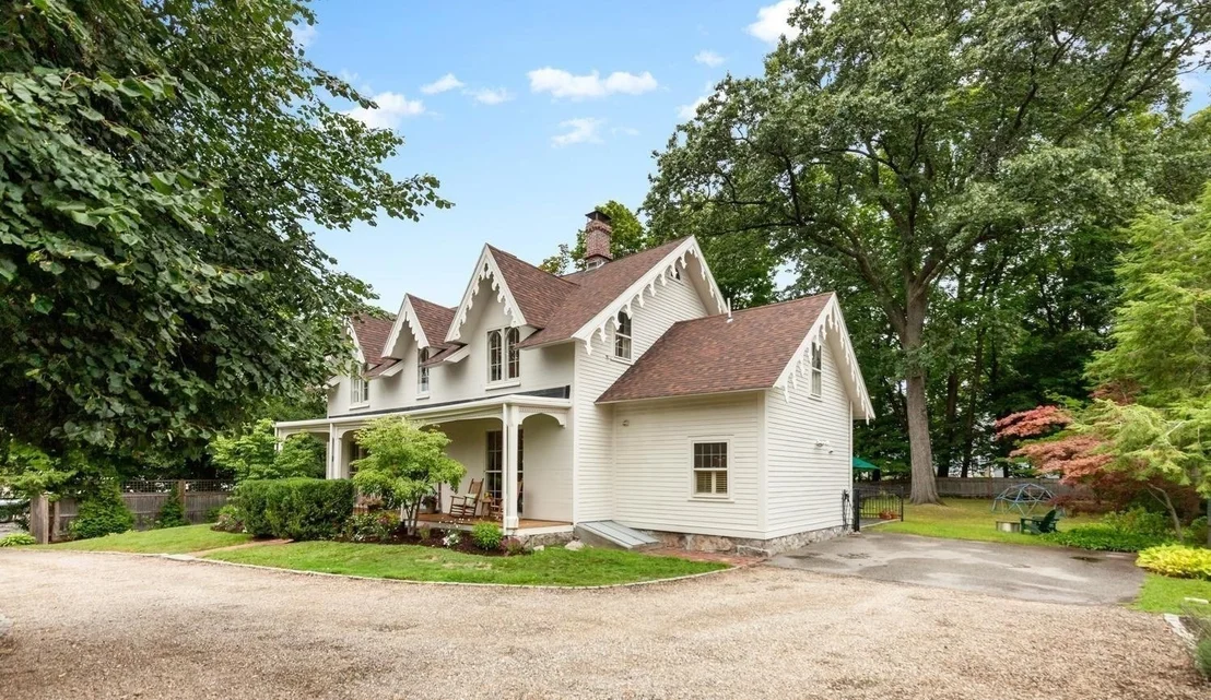 Photo of 82 Old River Place