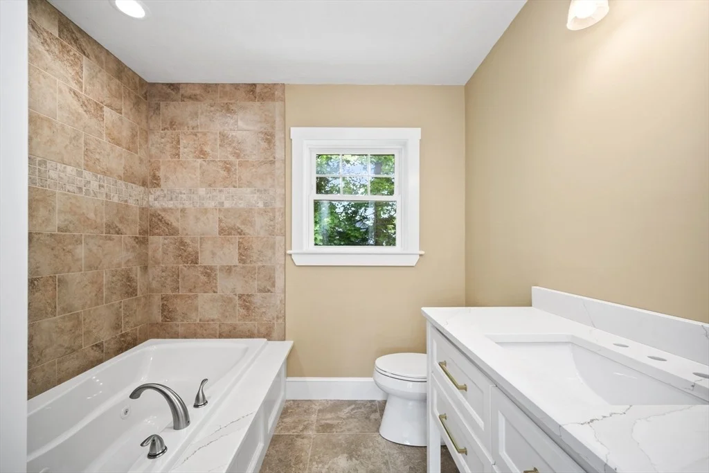 Photo of 20 Wachusett Dr