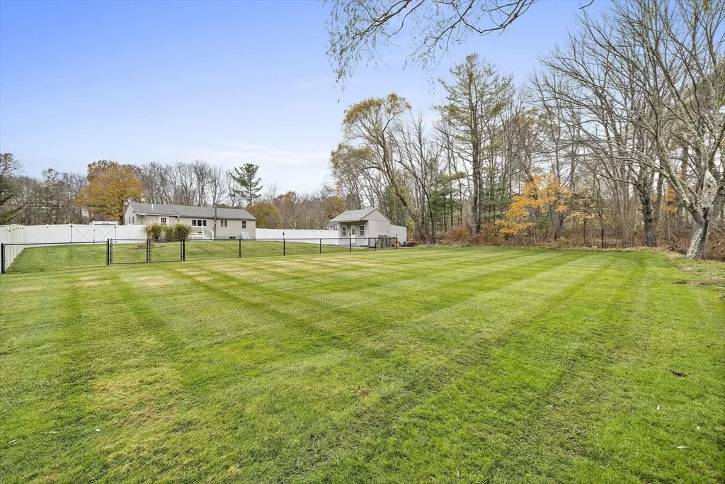 Photo of 2 Iris Ave