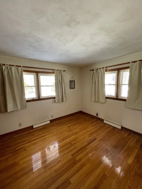 Photo of 30 Llewellyn Dr
