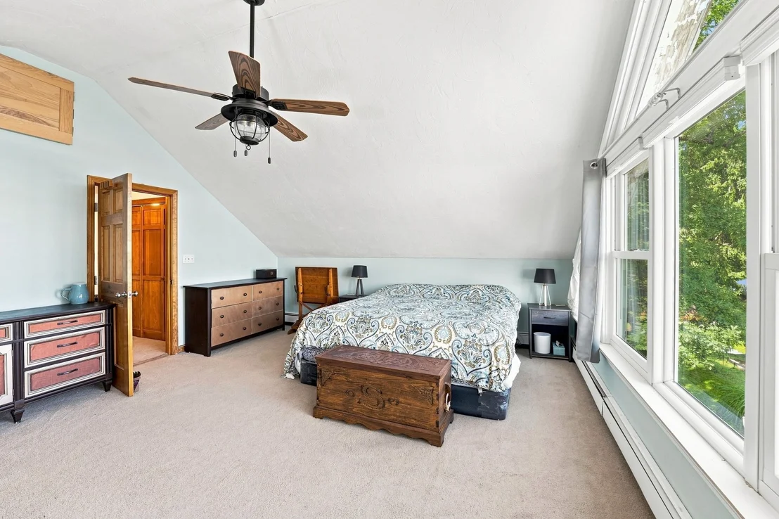 Photo of 111 King Philip Rd