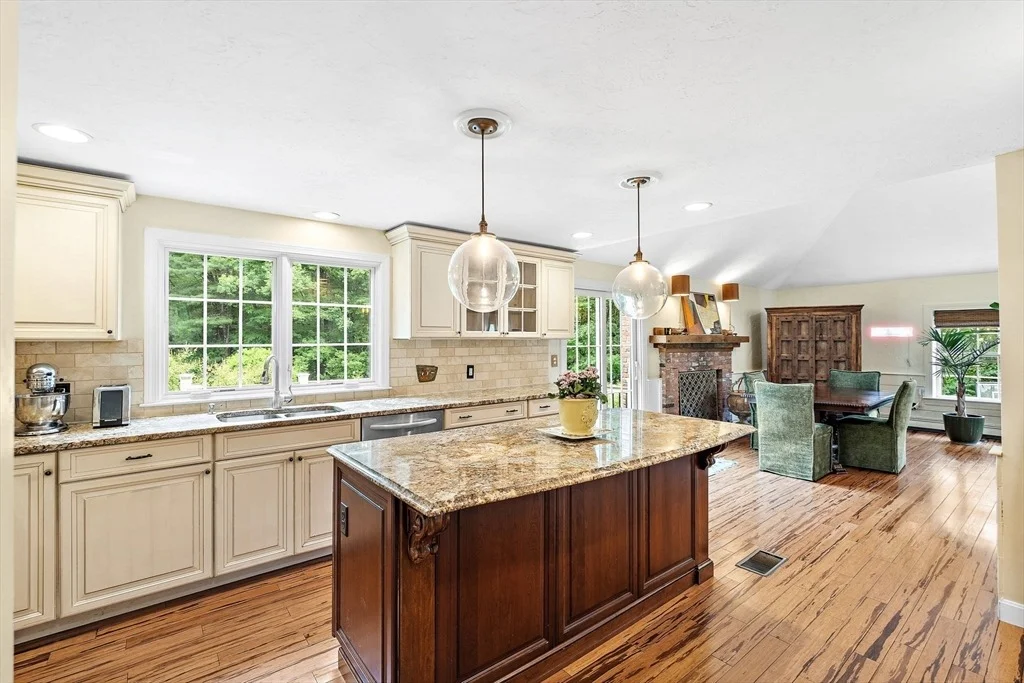 Photo of 821 Concord Road