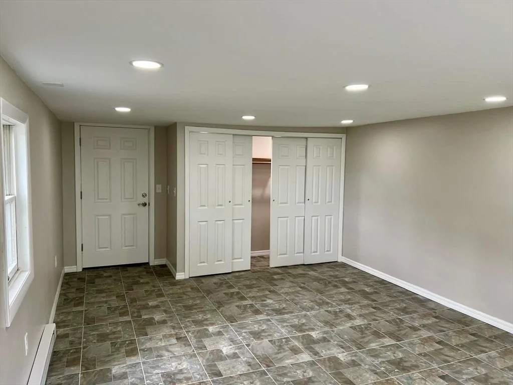 Photo of 12 Dike Dr