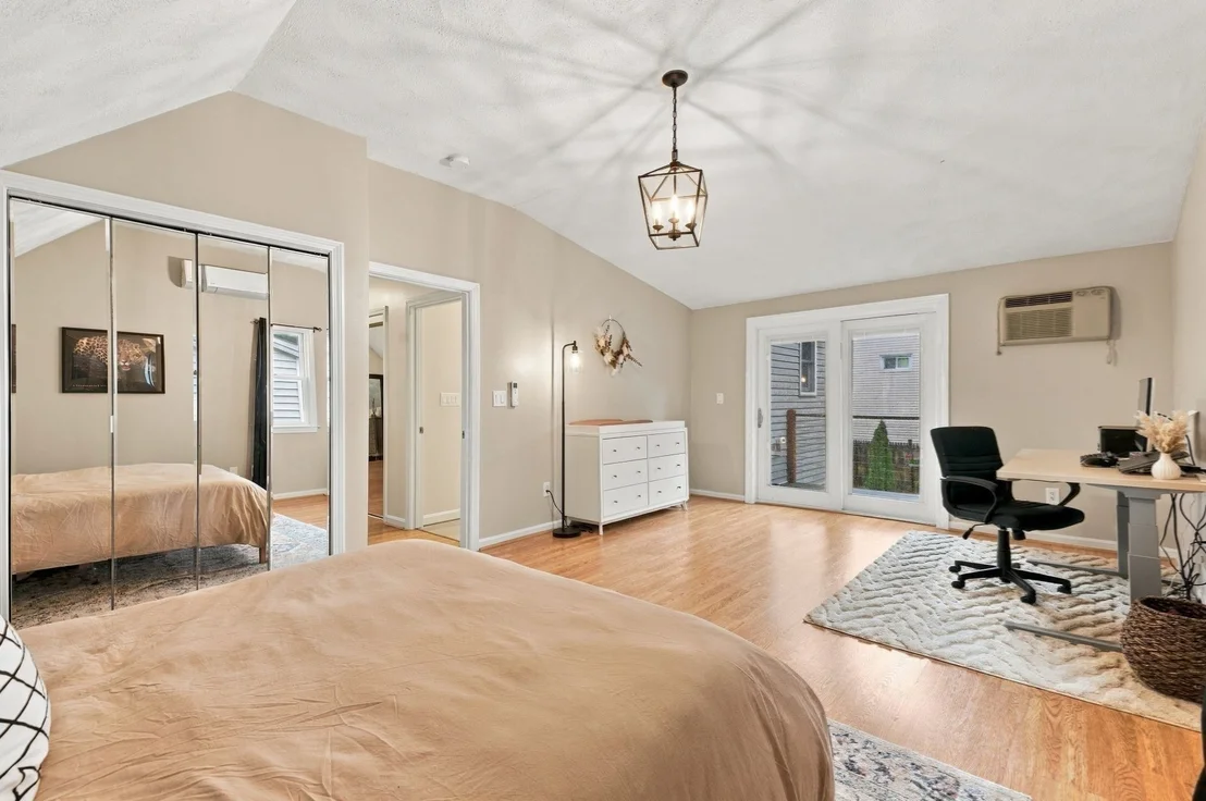 Photo of 59 Colonial Ave