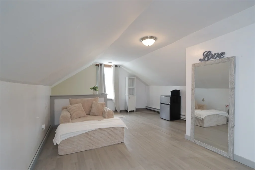 Photo of 140 Eddy St