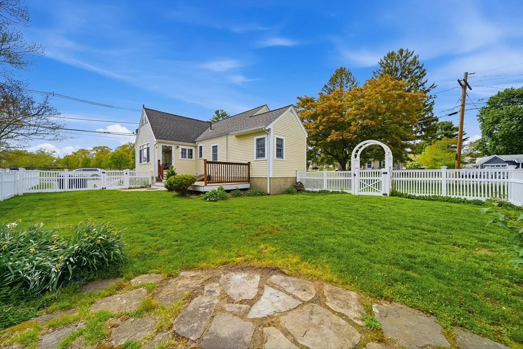 Photo of 28 Myopia Rd