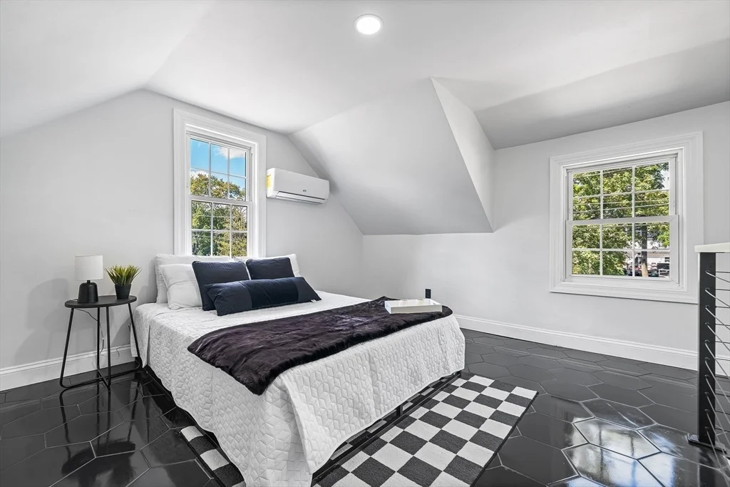 Photo of 87 Baker St