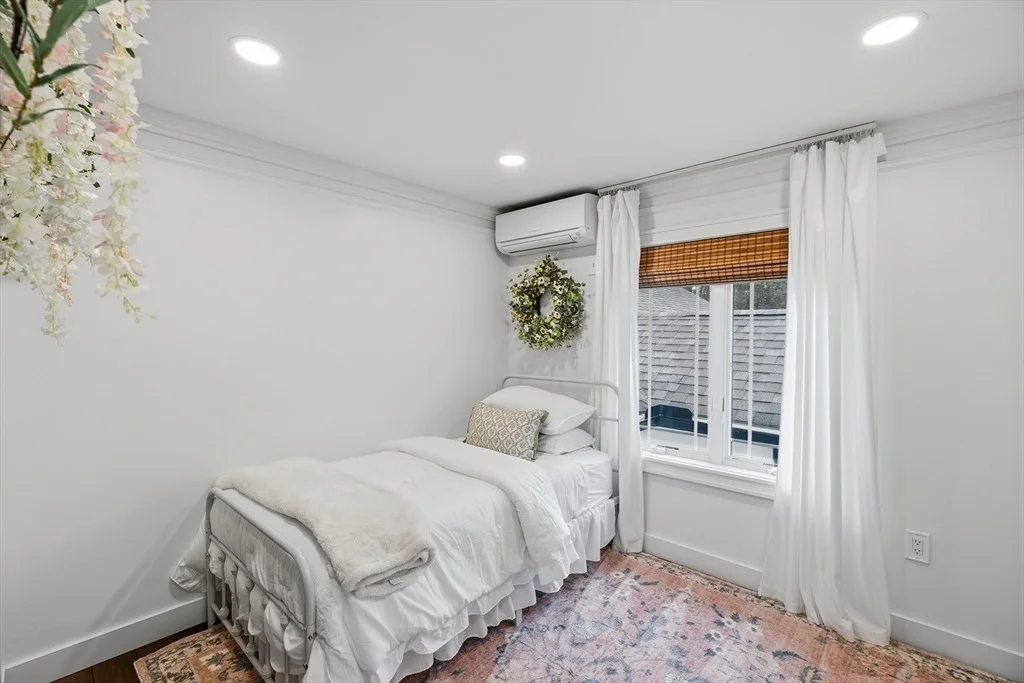Photo of 158 Pinecrest Rd