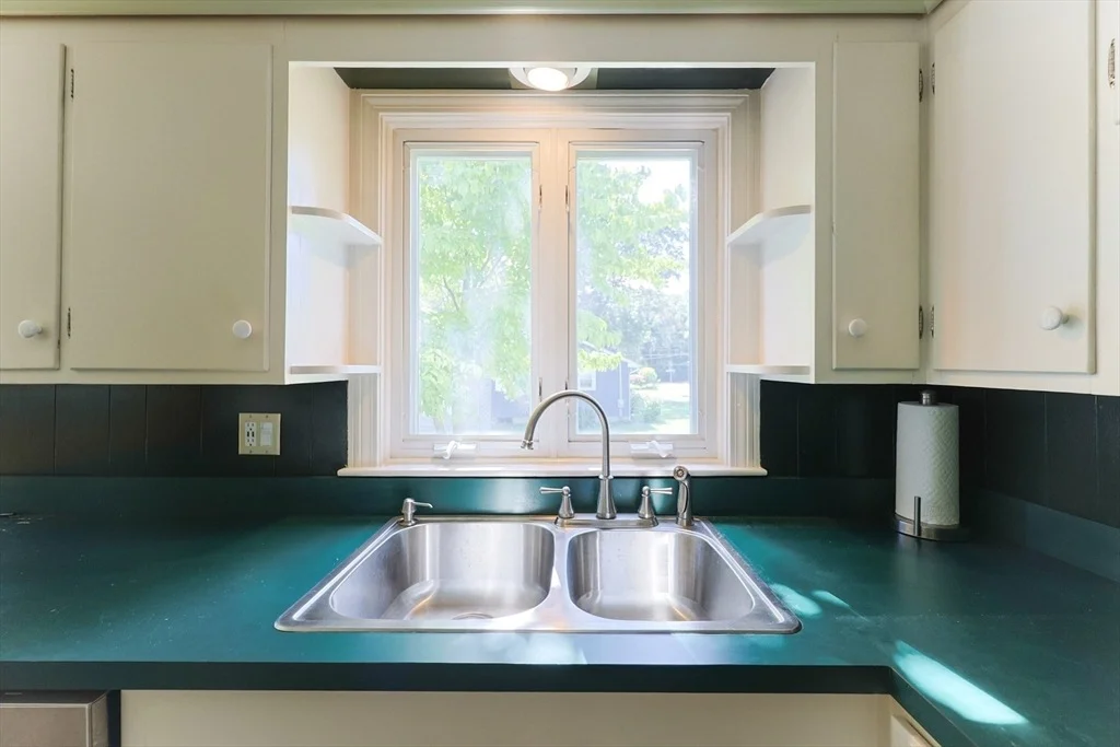 Photo of 50 Benjamin Dr