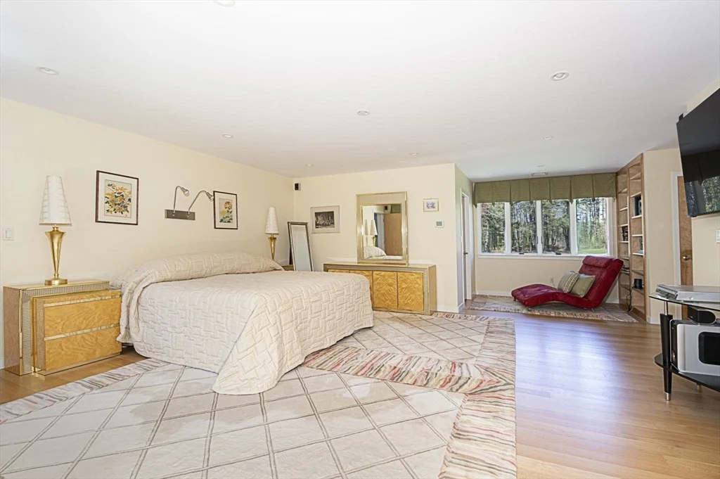 Photo of 55 Boxboro Rd