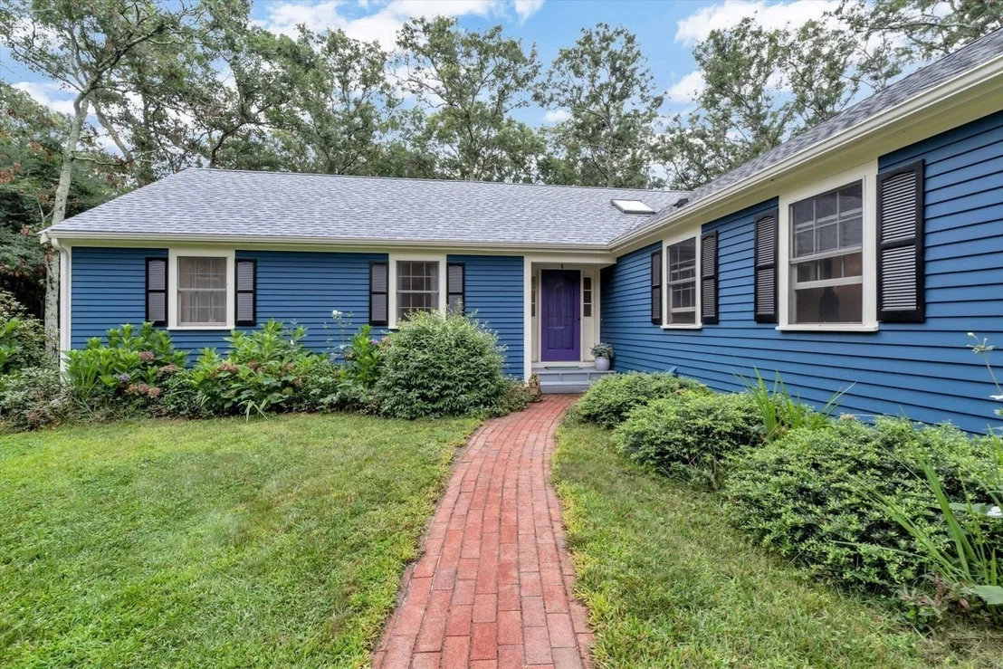 Photo of 8 Golf Link Cir