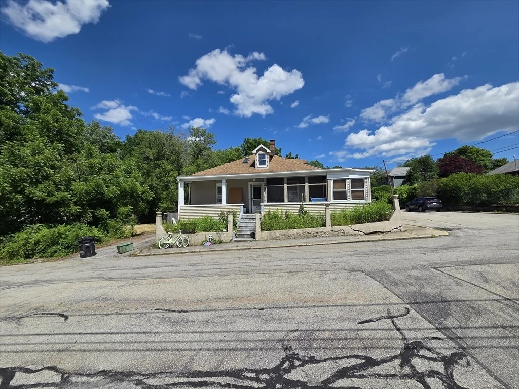 Photo of 411 High St