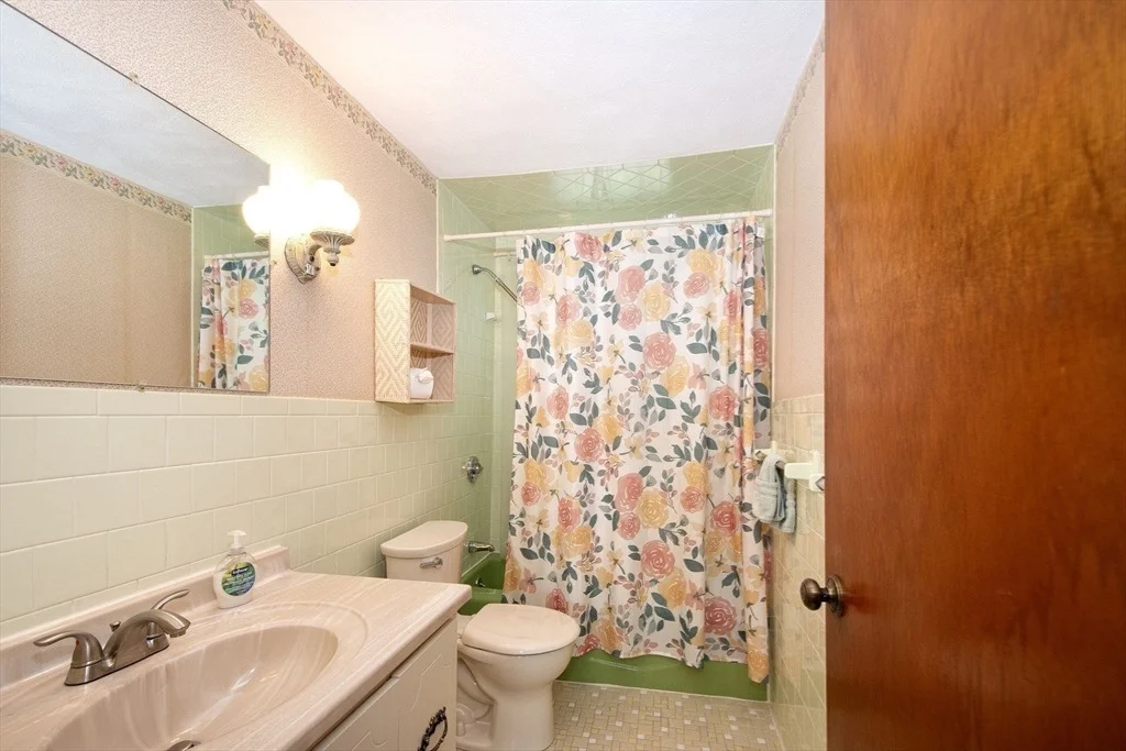 Photo of 10 Elmlawn Rd