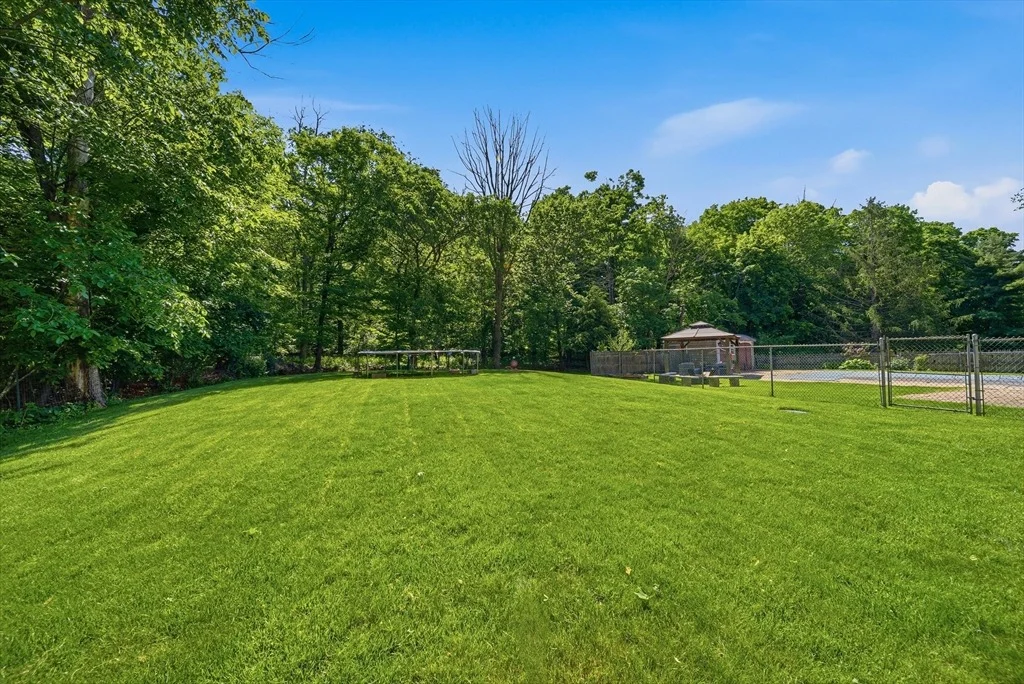 Photo of 652 Old Post Rd