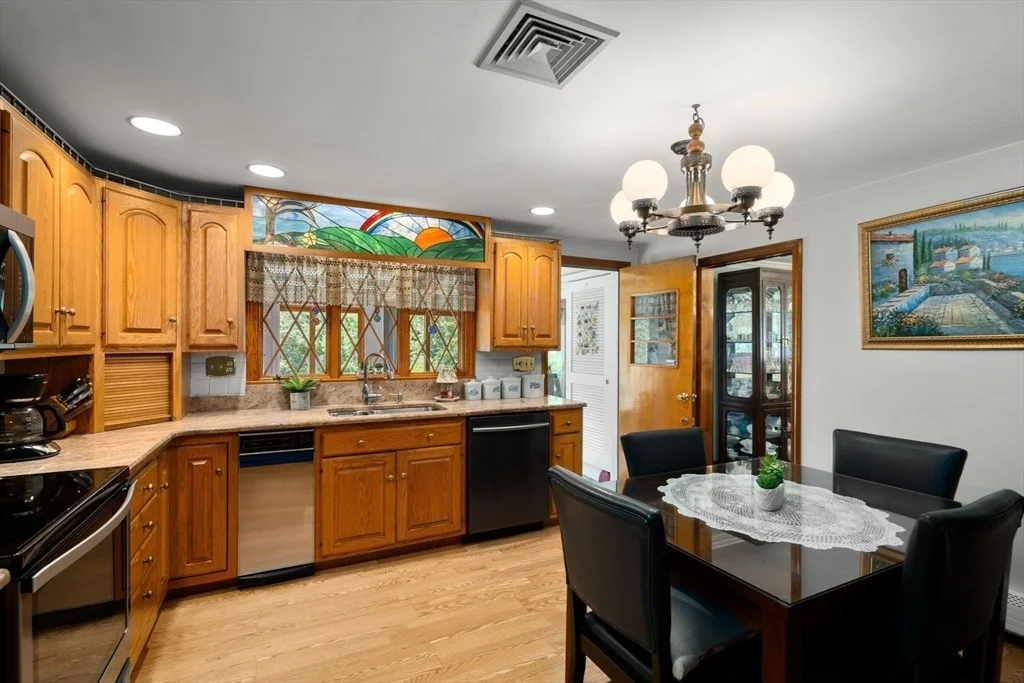 Photo of 15 Hobbs Brook Rd